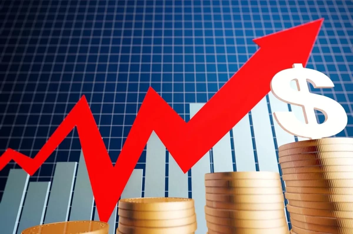 Внебиржевой курс доллара превысил 82 рубля