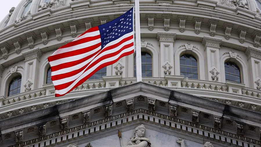 США могут ввести частичный запрет на хождение доллара.