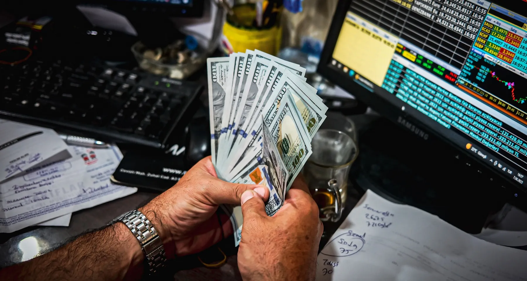 На сколько еще может подешеветь доллар?