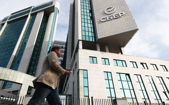 ФАС оштрафовала Сбербанк за ненадлежащую рекламу кредитной карты.