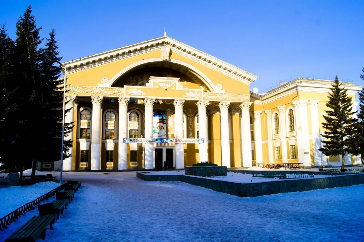 Курсы валют в банках Бийска сегодня 11 марта (11.03.2025).