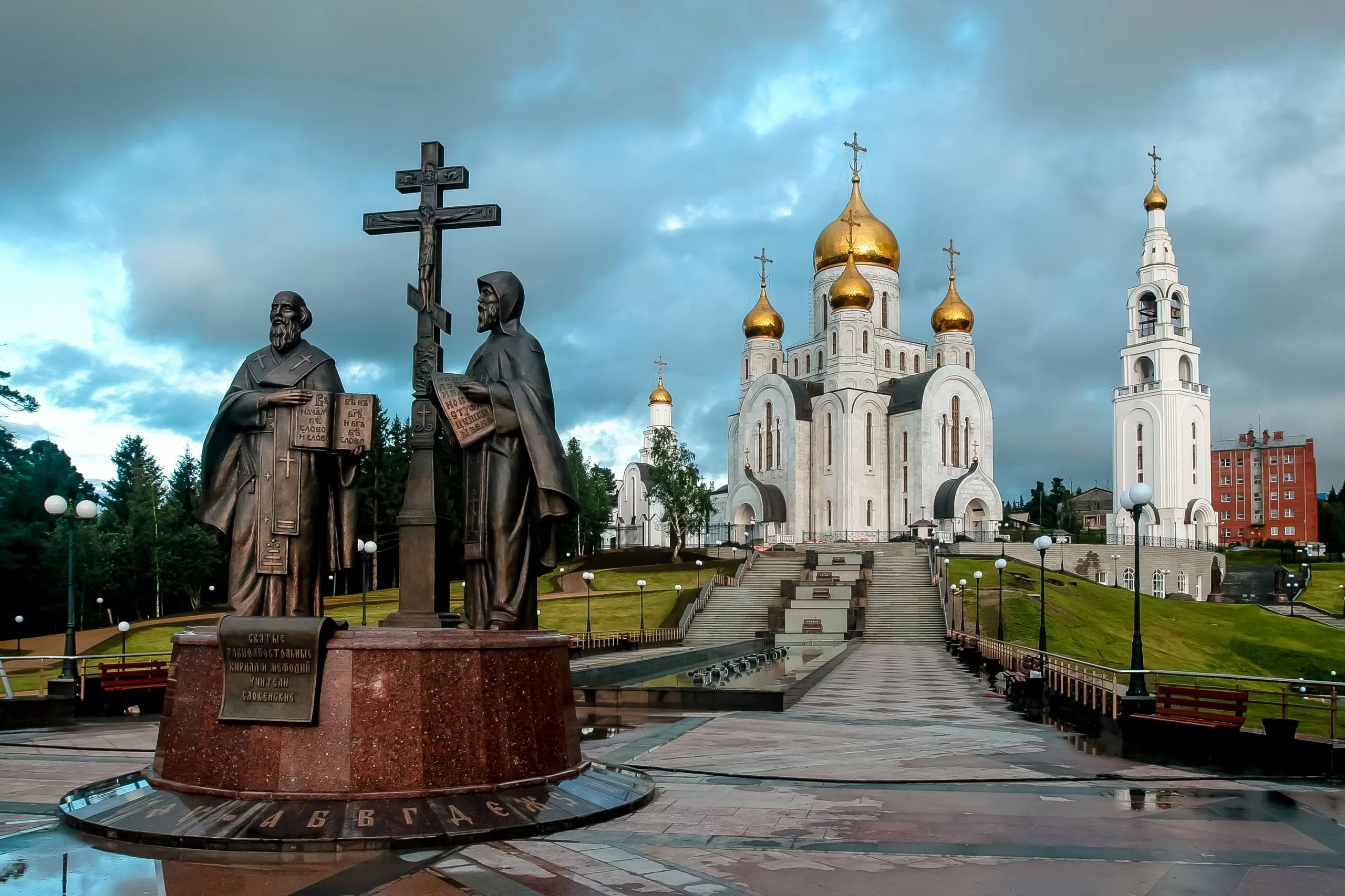 Курсы валют в банках Ханты-Мансийска сегодня 12 марта (12.03.2025).