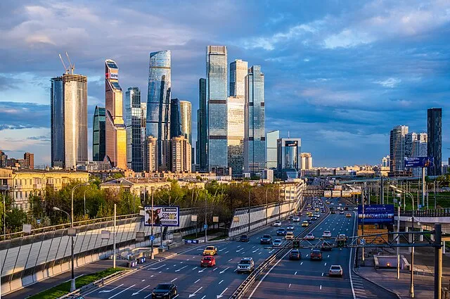 Курсы Доллар США и Евро в банках Москва сегодня 02 апреля (02.04.2025)
