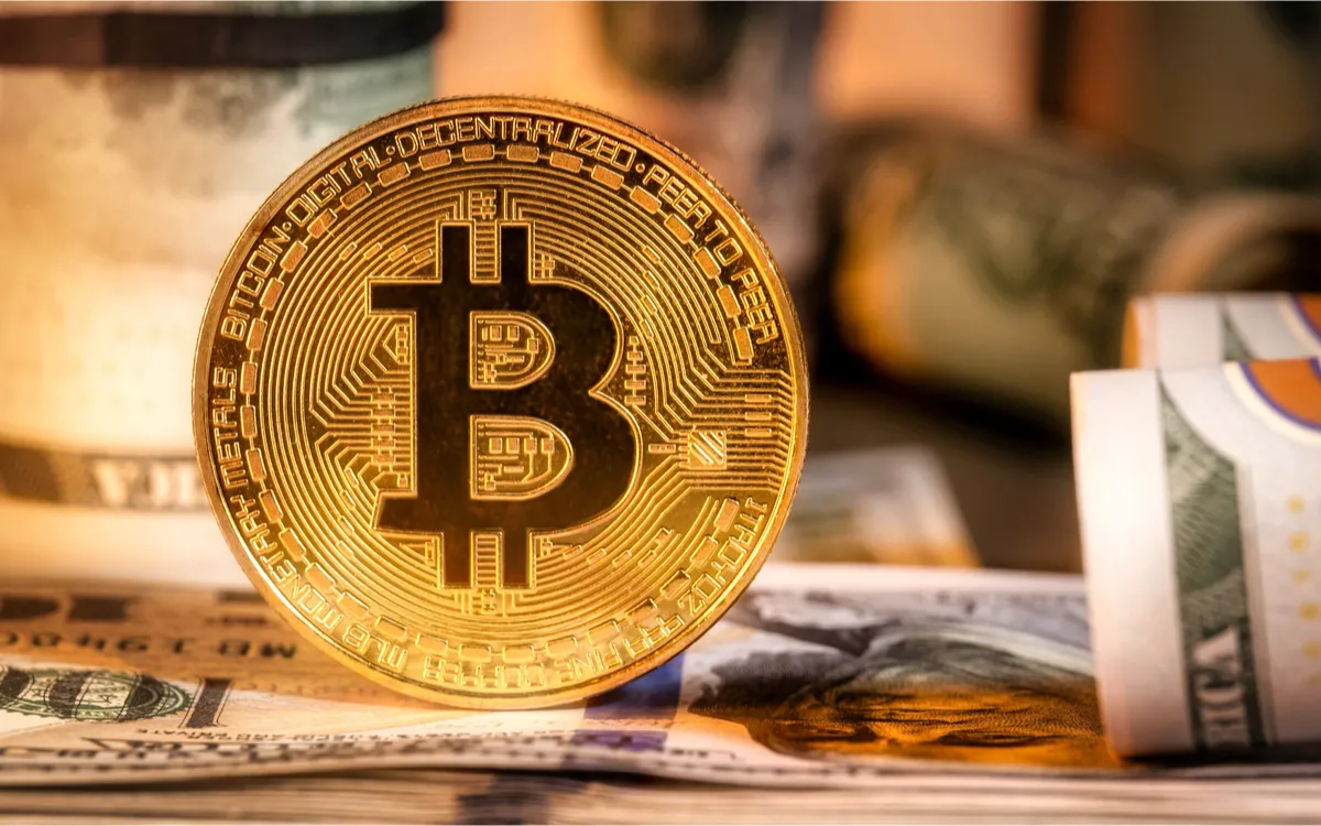 Стоимость биткоина опустилась ниже $115 тысяч
