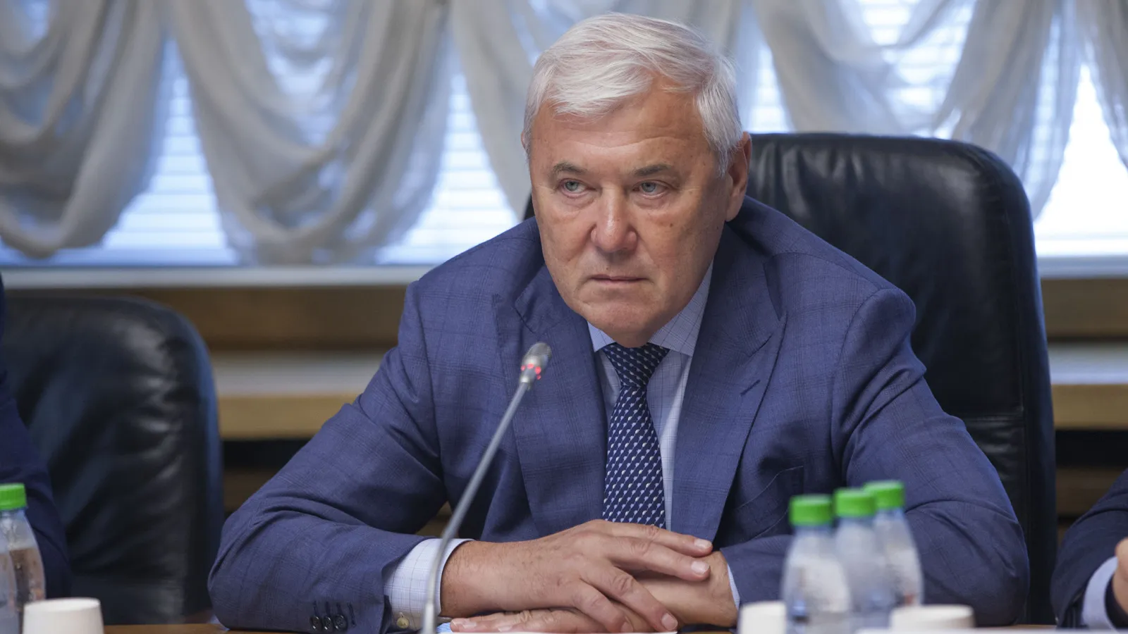 Аксаков объяснил, почему ослаб рубль